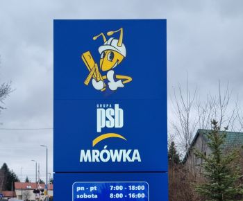pylon reklamowy PSB Mrówka Metaloplastyka