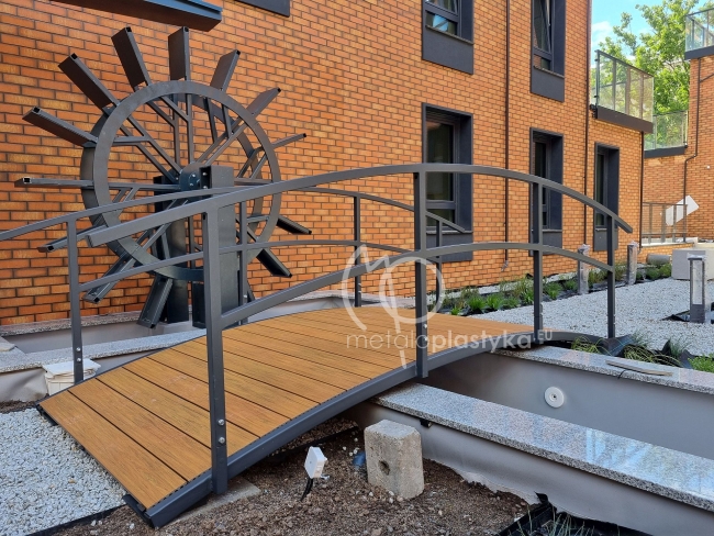 Arched steel-profile bridge (footbridge)