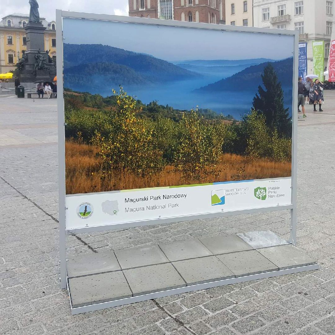 Stelaż ekspozycyjny wystawienniczy OUTDOOR D Metaloplastyka